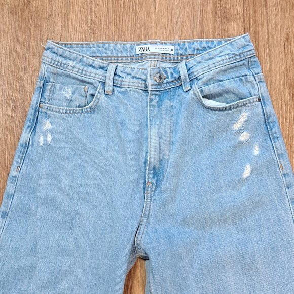 Zara High Waisted Straight Leg Distressed Light Wash Denim Jean Size 6 Misses - Picture 5 of 10
